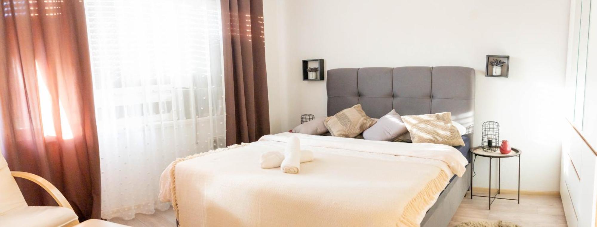 Apartman Lili Knin Exterior photo