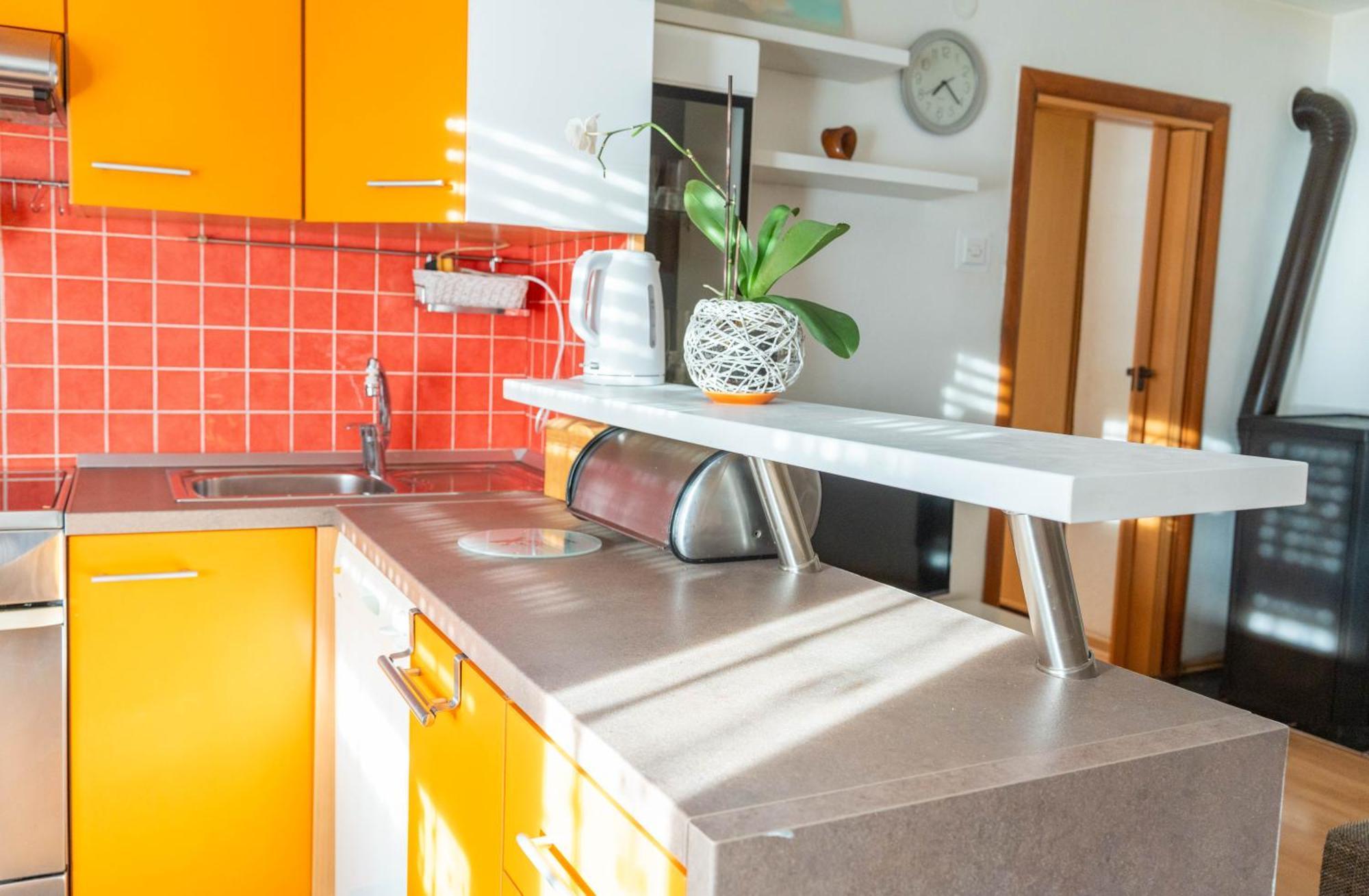 Apartman Lili Knin Exterior photo